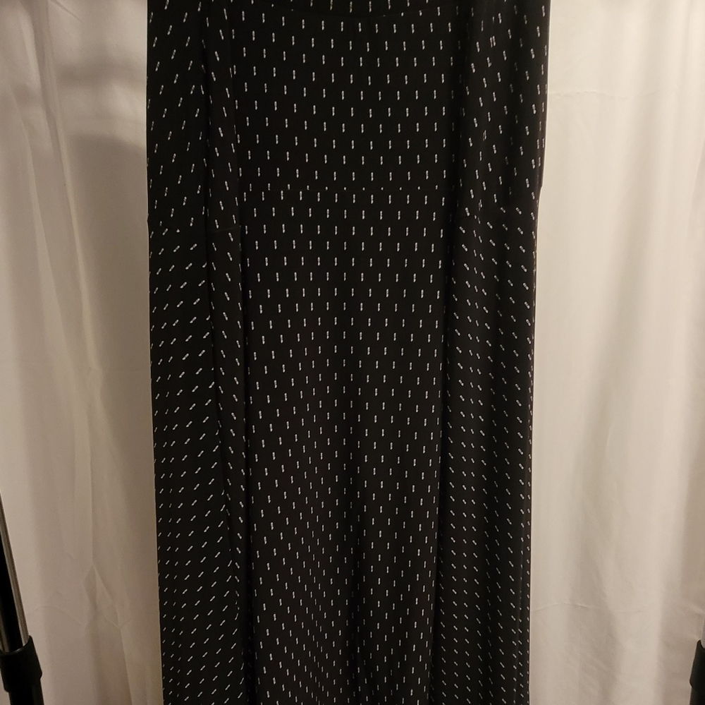 Roz & Ali skirt black with white print size 1x